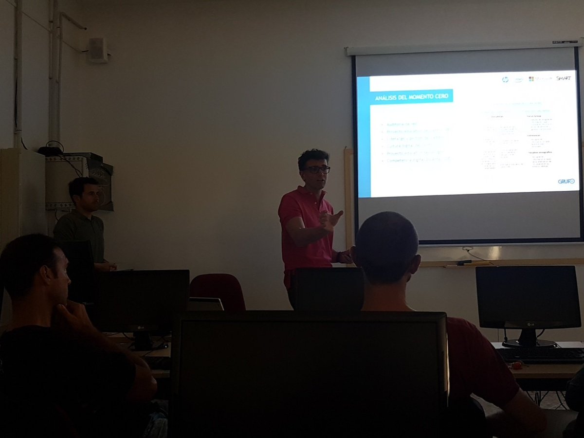 fundacionsafa's tweet photo. Arranca el proceso de implantación de nuestra segunda aula RTC, en @SafaFuncadia. Con la ayuda de @Grupo_AEd, @HPEspana y Grupo Anaya #YoConSAFA https://t.co/9sdHOGem0t