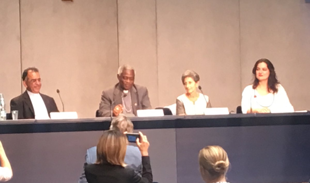 evaenlaradio's tweet photo. A los 3 años de la Encíclica #LaudatoSi, el #Vaticano celebra un Congreso dedicado a la protección de la “Casa Común” y al futuro de la vida en el mundo.
(5 y 6 Julio).
Presentación con el Cardenal Turkson y @pgovejero 
#GlobalCatholicClimateMovement https://t.co/091ZTkCMqH