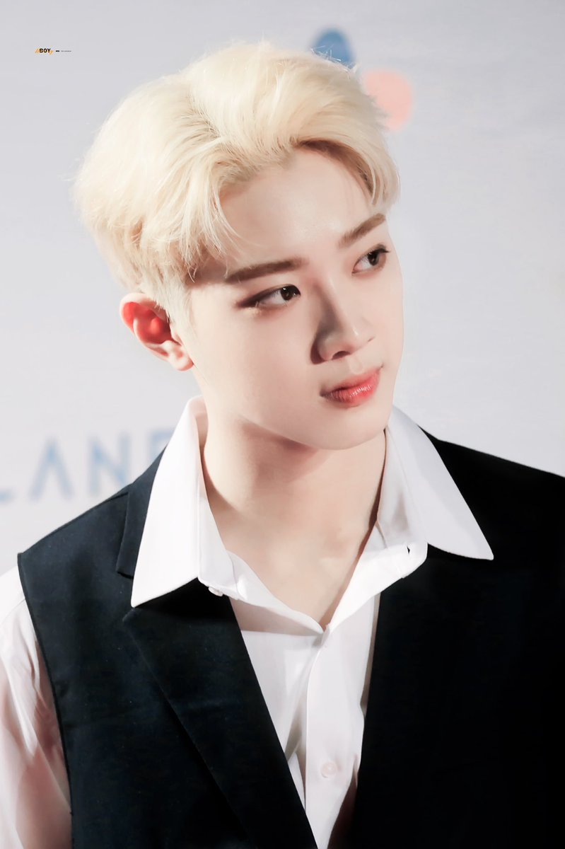 honeyboy0923's tweet photo. 180624 KCON NY  RED CARPET
  #라이관린 #賴冠霖 #LAIKUANLIN     #워너원 https://t.co/muasreRukA