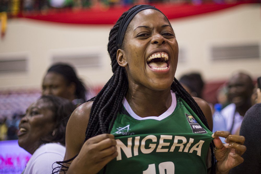 BasketzoomN's tweet photo. Breaking! L'Internationale Nigériane NDIDI MADU championne d'#Afrique en 2017 met brusquement fin à sa carrière de basket-ball à 3 mois de la #CoupeDuMonde2018  en #Espagne et se met à la formation des plus jeunes #TeamNdidiMadu  @LebanonBasket @Leopardsbasket @Fecabasket @FWCQ https://t.co/VTpghbu7fi