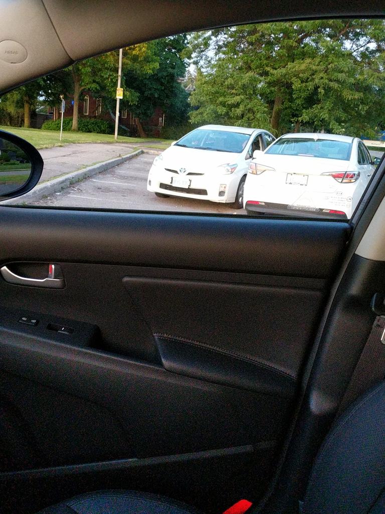 star_edwards's tweet photo. Two city of burlington employees making it easy for others to park this morning #doasisaynotasido #terribleparking https://t.co/udiT5G0F4T
