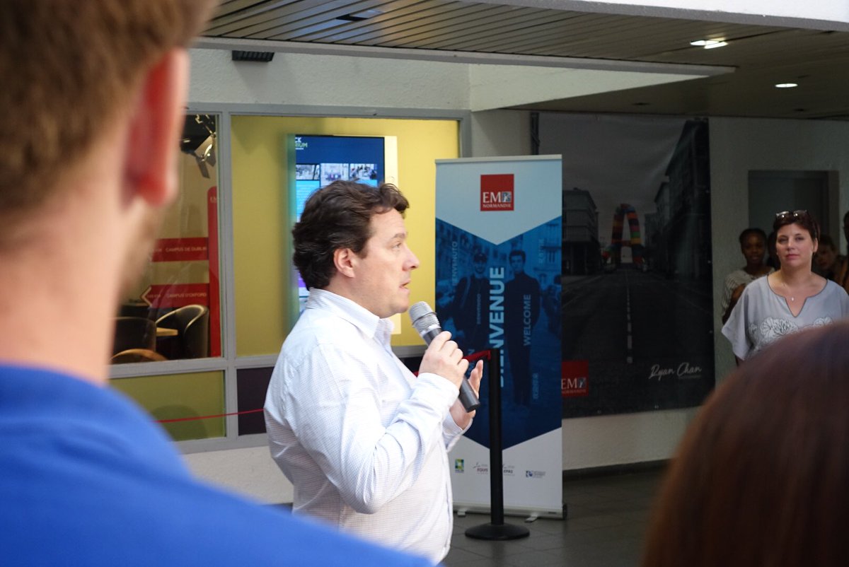 EMNormandie's tweet photo. L’#hackuarium_em est un espace de création de contenus digitaux #webtv #webradio, de gestion de l’#ereputation, #coworking et #wareroom ! #smartecole #digitalmaker https://t.co/QFcHuw4c4c