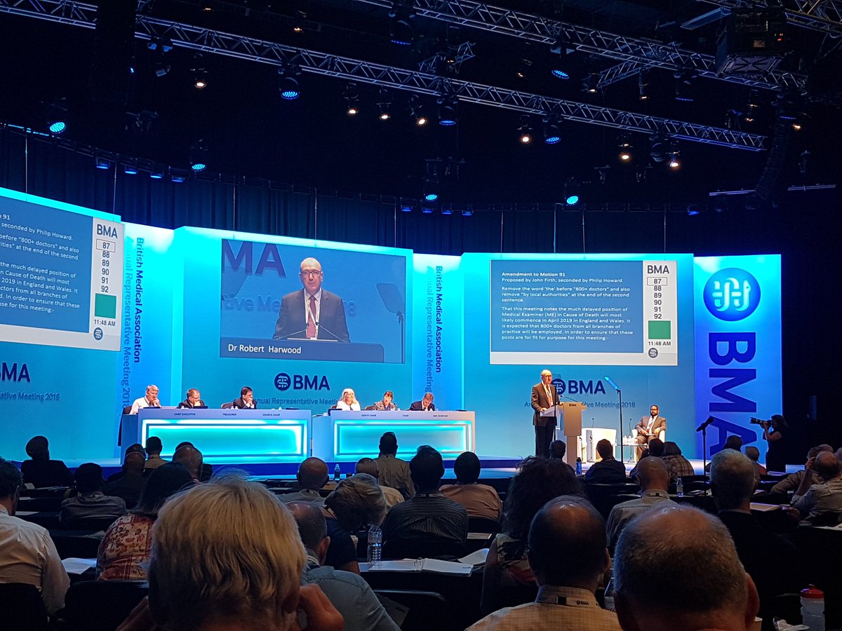 DrSarahHal's tweet photo. Chair of Consultants Committee Rob Harwood: @TheBMA aims to complete full contract negotiations by early 2019, it will go to a membership ballot (including ST3+ trainees), and it must be fair for doctors - cost neutral will not be enough #ARMlive https://t.co/U5OXO1iUkD