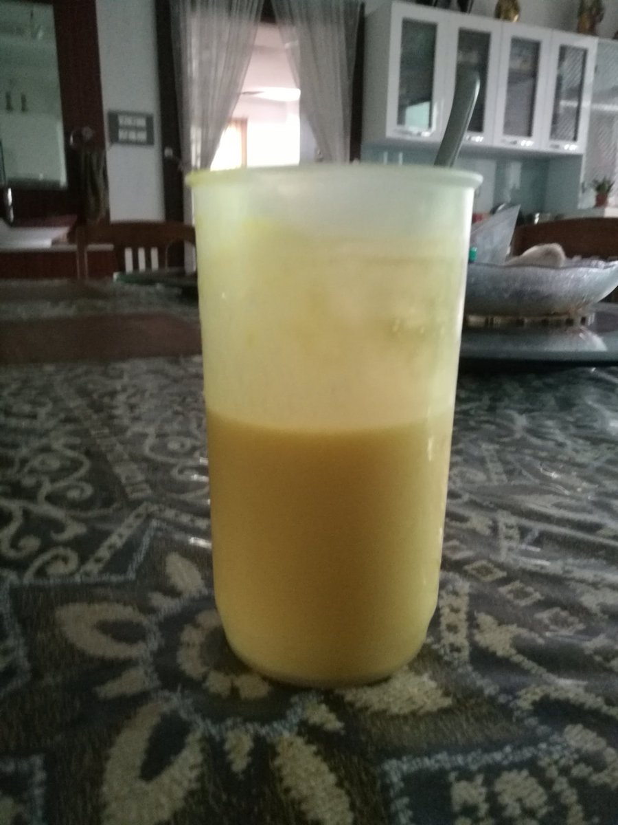 Rashi_AMital's tweet photo. @blogchatter I am having chilled mango shake, playing cards, and completely relaxing... Full pampering in pregnancy! #MLovinIt https://t.co/5LscaWbxzn