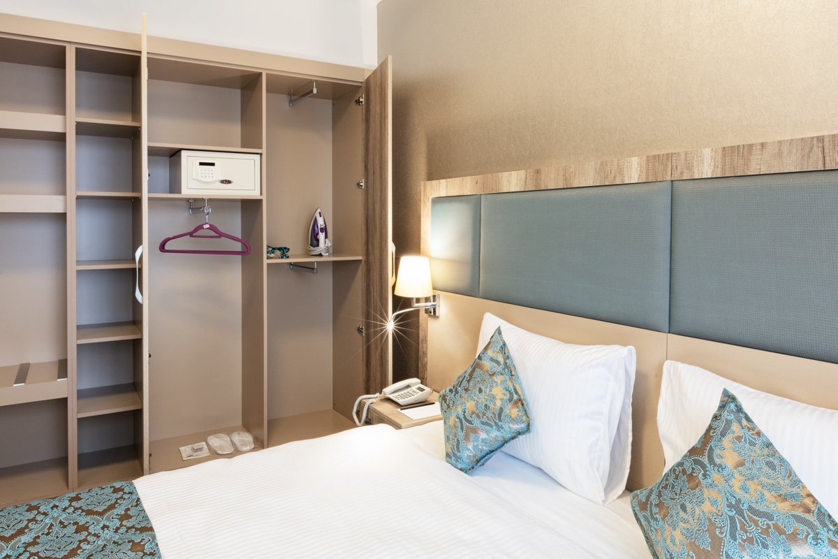 MariSuites's tweet photo. Odalarımız misafirlerimizi memnun etmek için tüm ihtiyaçları düşünülerek tasarlandı. 
#marisuiteshotel  #konaklama #tatil #vacation #holiday #traveler #traveling #travelerdiaries #tourist #tourism #explore #connectedroom #standartroom #tripleroom #deluxeroom #otel #salı https://t.co/Q8i4WKDemN