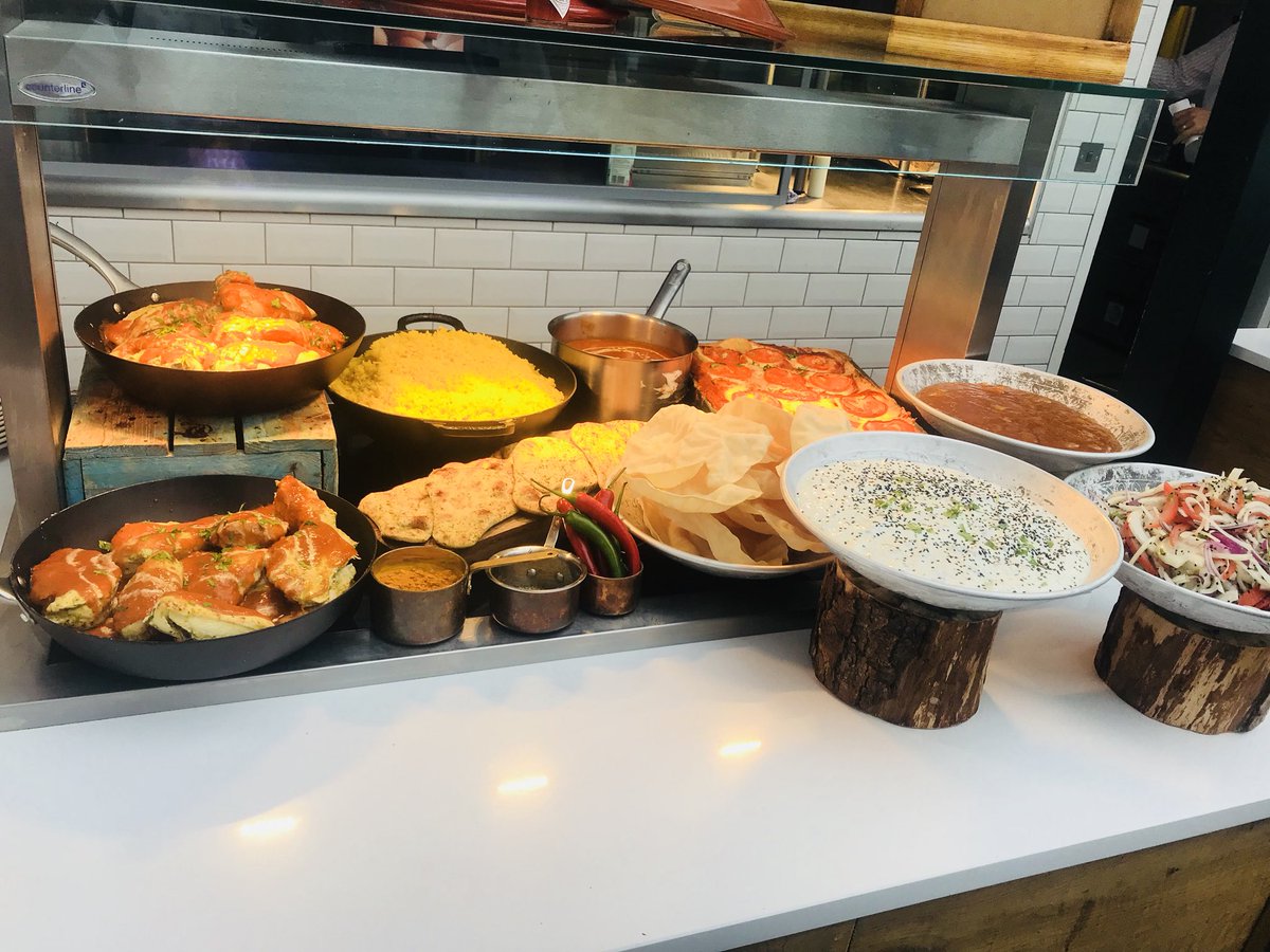 Lunch today at Willis @r_holmes81 <a href="/compassgroupuk/">Compass Group UK & I</a> <a href="/KellyShanks6/">Kelly Shanks</a>