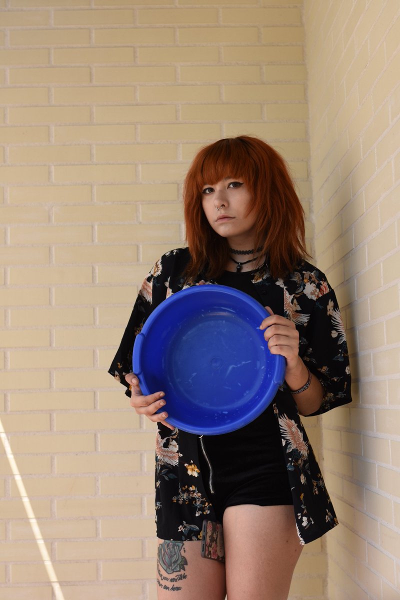 Pukecolors's tweet image. Os dejo uno de mis autorretratos antes y después de la edición, para que veáis que ser fotógrafo no es sólo darle a un botón y disparar