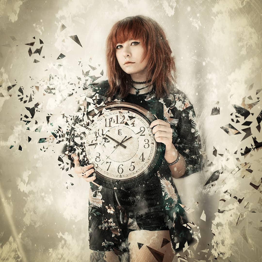 Pukecolors's tweet image. Os dejo uno de mis autorretratos antes y después de la edición, para que veáis que ser fotógrafo no es sólo darle a un botón y disparar