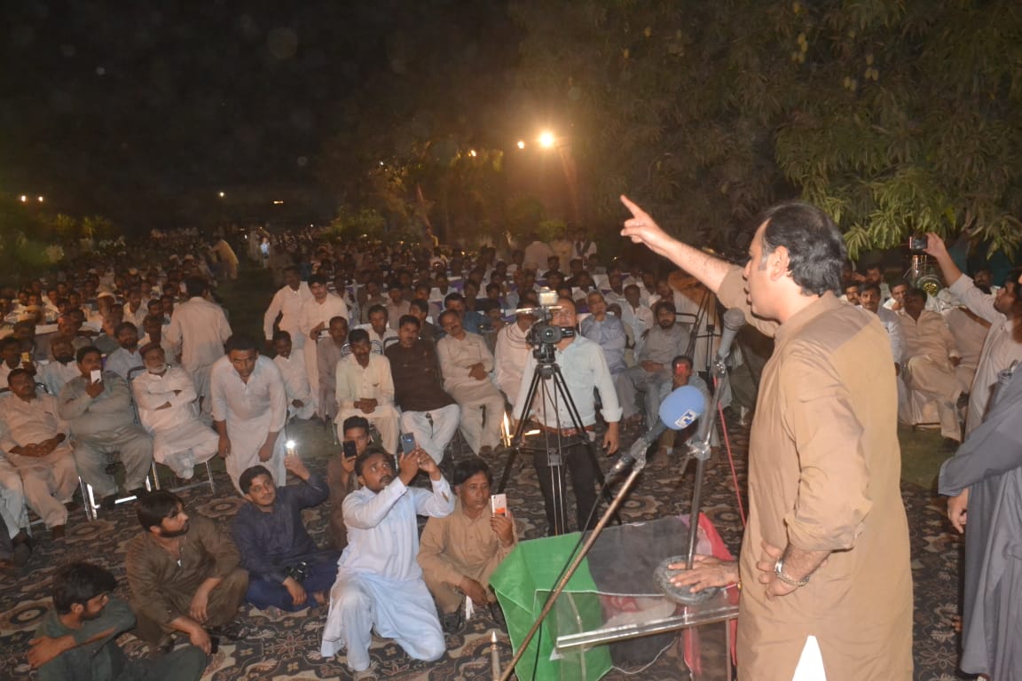 gillanihouse_MC's tweet photo. Multan. Syed Abdul Kadir Gillani Candidate member of National Assembly #NA154 addressing to #PP211 workers convention regarding election campaign #Election2018 at Gillani House Mlt

 #PPP #PP211 #InshaAllah #MPA #HaiderGillani #InshaAllah #MNA #NA154 #AbdulKadirGillani #GE2018 https://t.co/Pi1Fl3R762