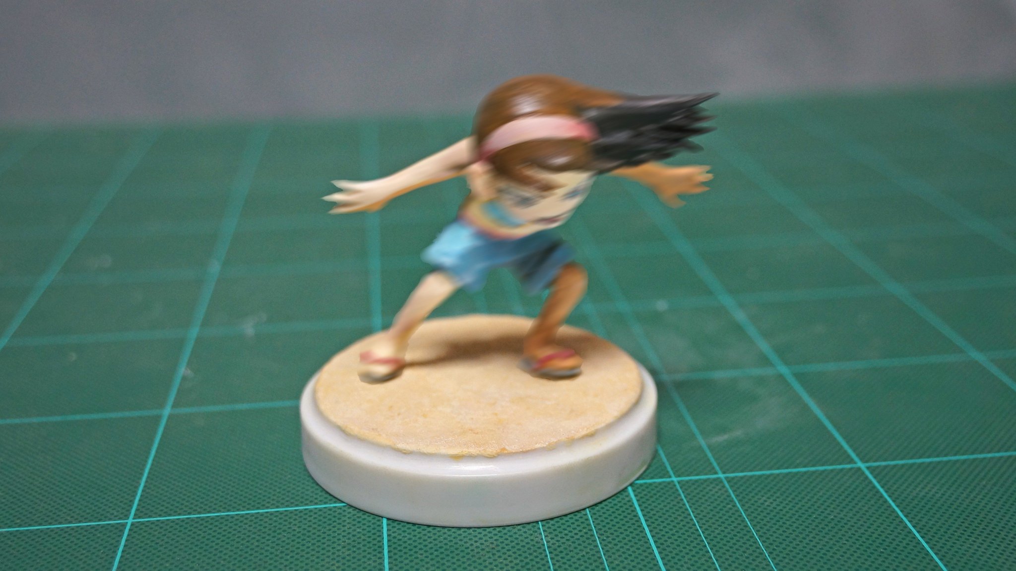 めーちっさい どうせ高速移動するので雑な塗装でも許される歩美ちゃんフィギュアを作りました