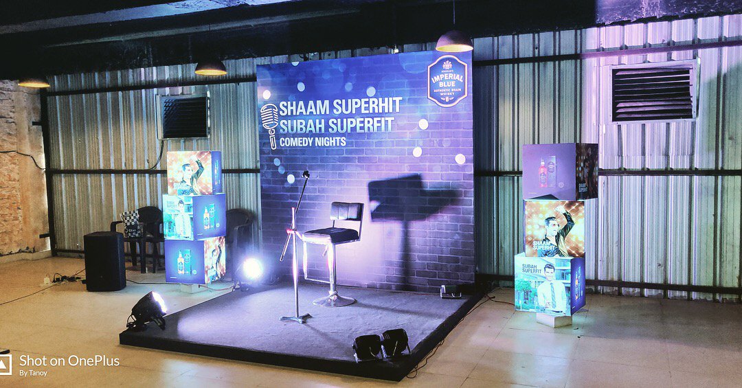 CraftbuzzEvents's tweet photo. All weekday blues turned into " Shaam Superhit, Subah Superfit" Comedy Nights event for Imperial Blue #Seagrams #Authenticgrainwhiskey #Craftbuzzevents #Events #marketingsolutions #imperialblue https://t.co/SsWN3n1uvo