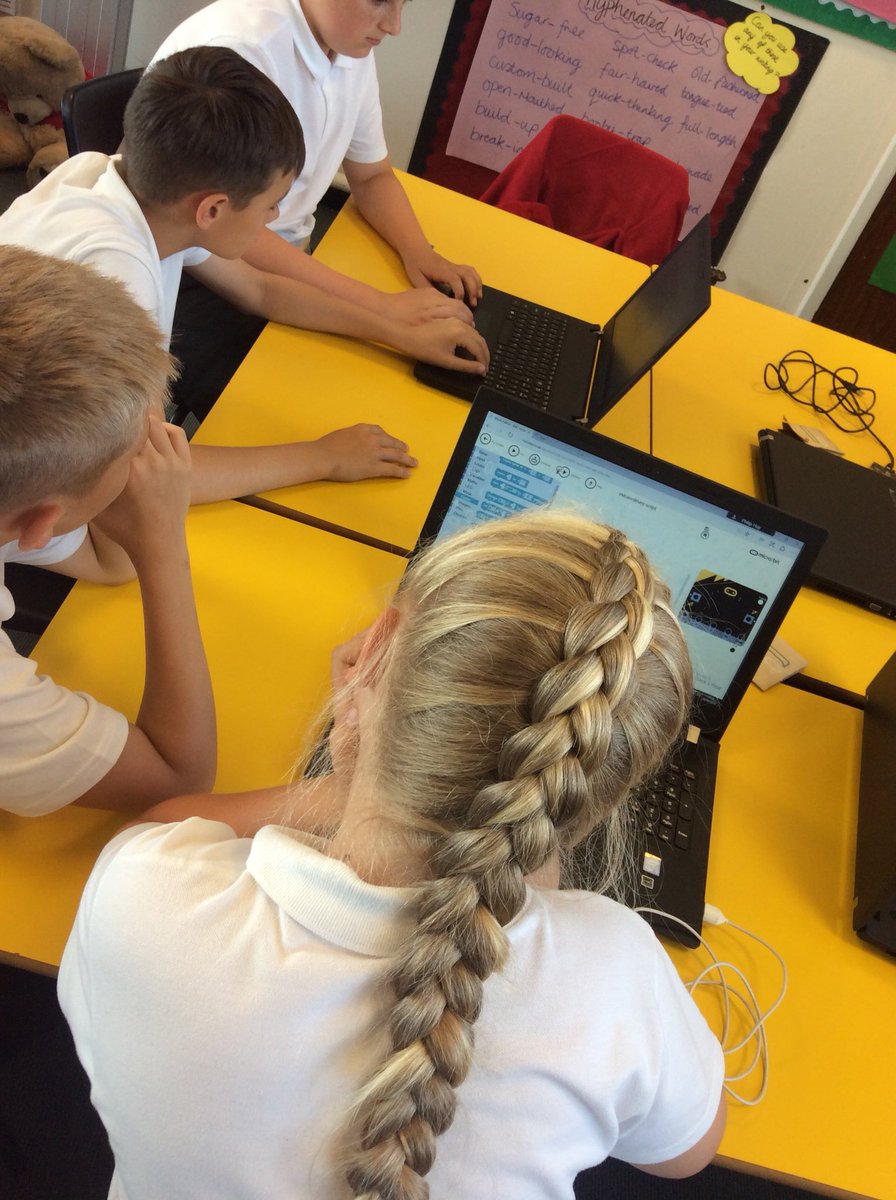 DialParkPrimary's tweet photo. We have been coding using BBC microbits with @MGLWorldNews An amazing morning and the children loved it!! https://t.co/zJB4pzZQSg