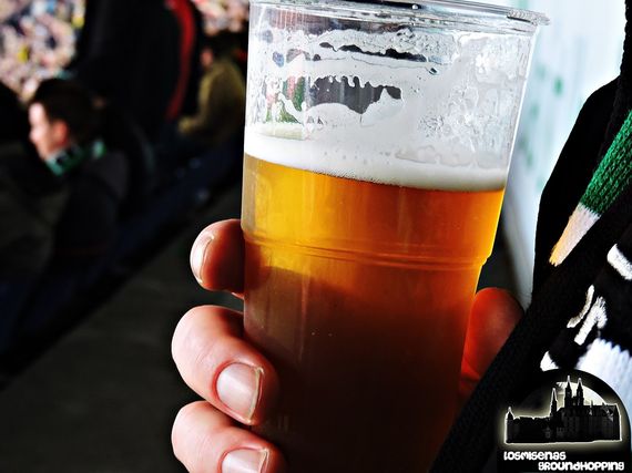 FasziFankurve's tweet photo. Grund zur Freude für viele Fußballfans: Die #UEFA hat ihre Regeln angepasst &amp; erlaubt ab der kommenden #ChampionsLeague &amp; #EuropaLeague-Saison den Ausschank von #Alkohol in den Stadien. Fortan gelten die jeweils nationalen Gesetze: https://t.co/XDGPKWdPDF https://t.co/iZrYEvXVVG