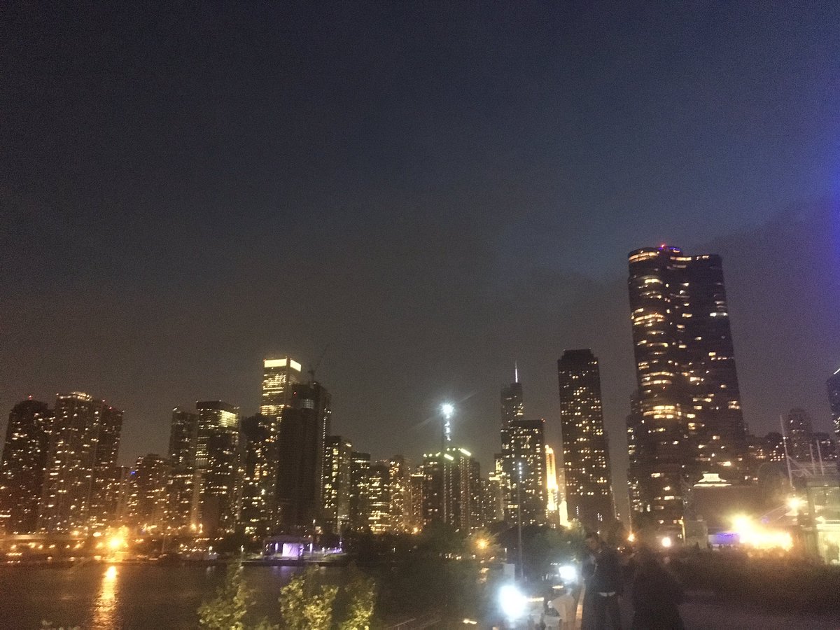 HorizonTeamA204's tweet photo. So lucky to be here at this conference with a bunch of amazing people. Looking forward to today's learning. #SPdoesISTE #ISTE18 #chicago https://t.co/AqH6bcrMWm