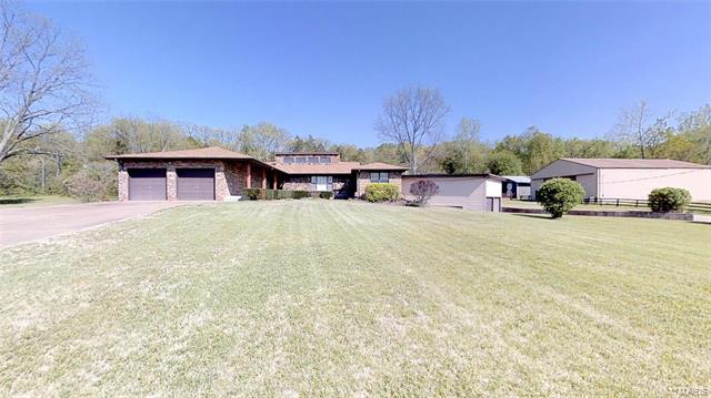 missourihomes's tweet photo. Lovely farm house located at Festus, MO!  For more information, click the link --> https://t.co/NogDgJhem2 #realestate #realtor #stl #stlouis #Mehlvillemo #arnoldmo #imperialmo #barnhartmo #buyingahouse #mortgage #realestateoffices #remaxhomeloan #remaxbestchoice #RealtorsWhoCare https://t.co/M4KGJqGtaU