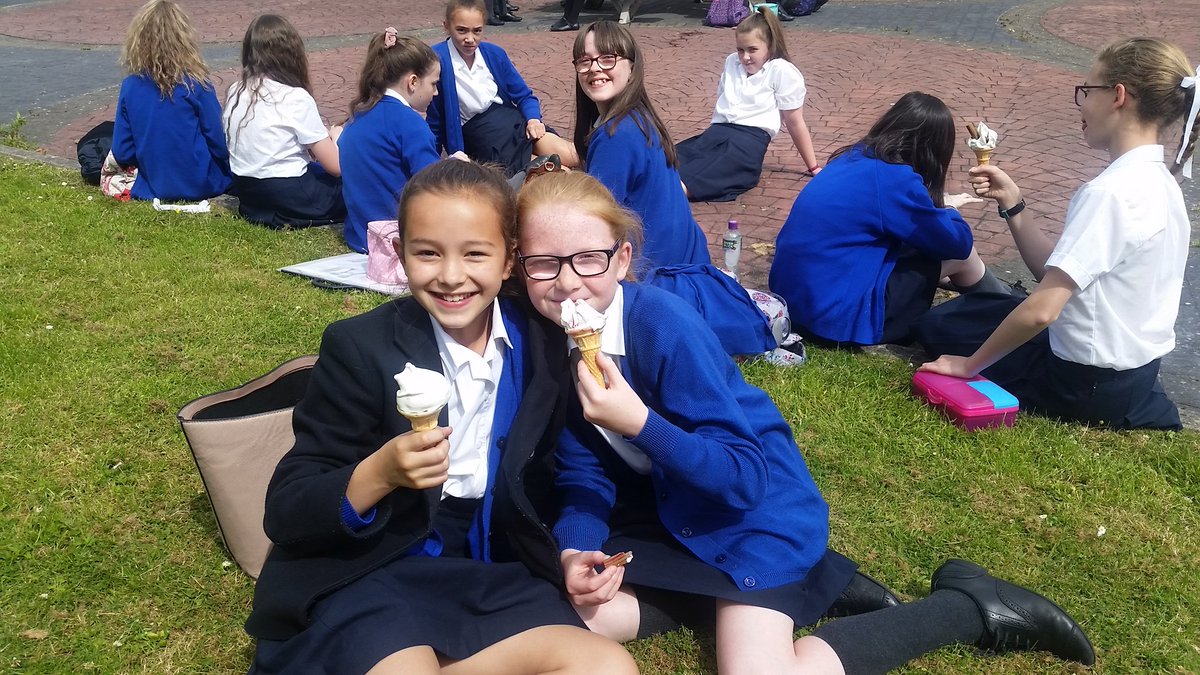 GlenlolaYr8's tweet photo. I think they enjoyed it!! 🍦🌞 https://t.co/HoAvGLvAZg