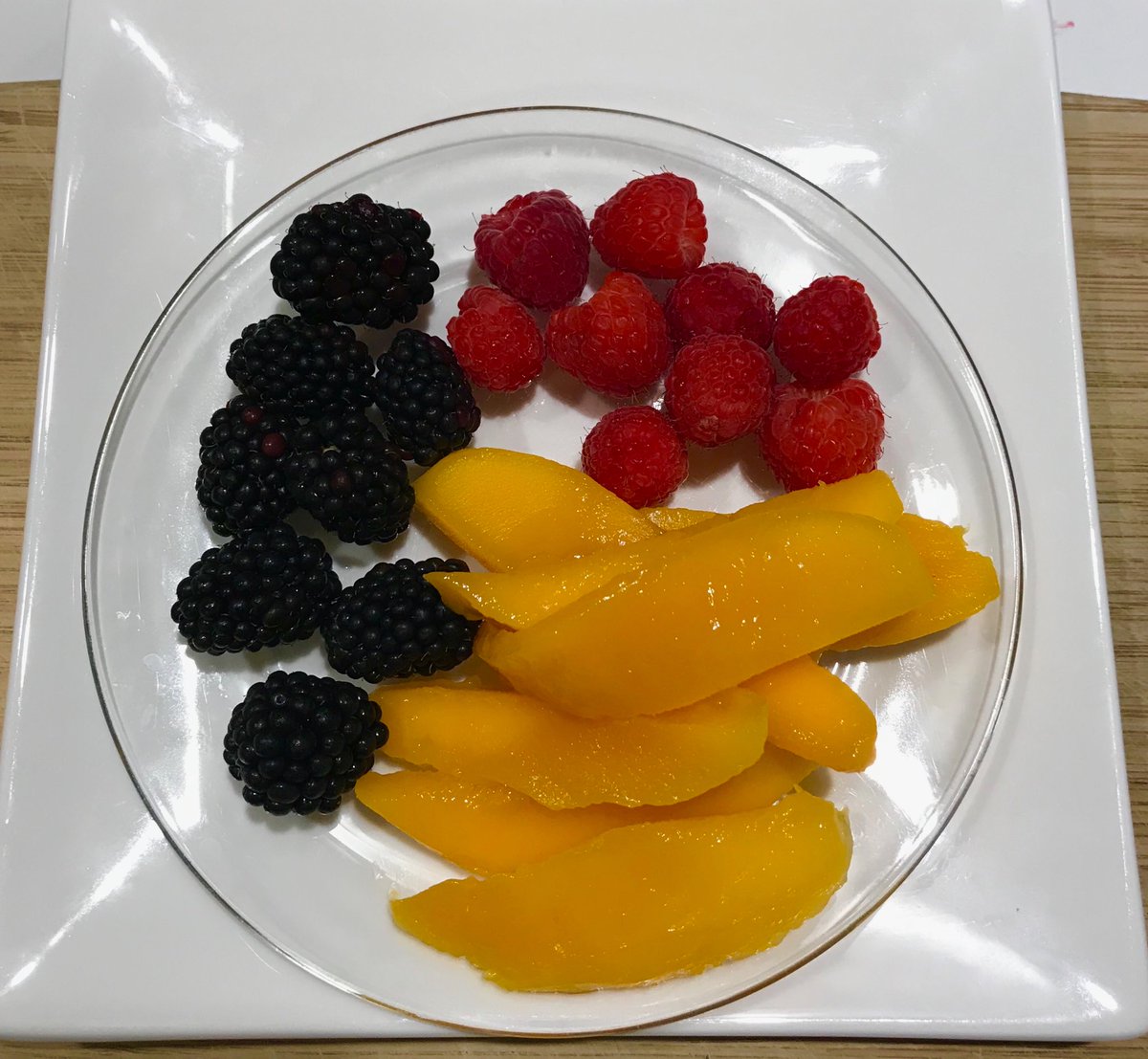 goodlotz's tweet image. #PerfectBreakfast #FreshFruit (#MangoSeason) #Healthy #Vegetarian #LifeStyle