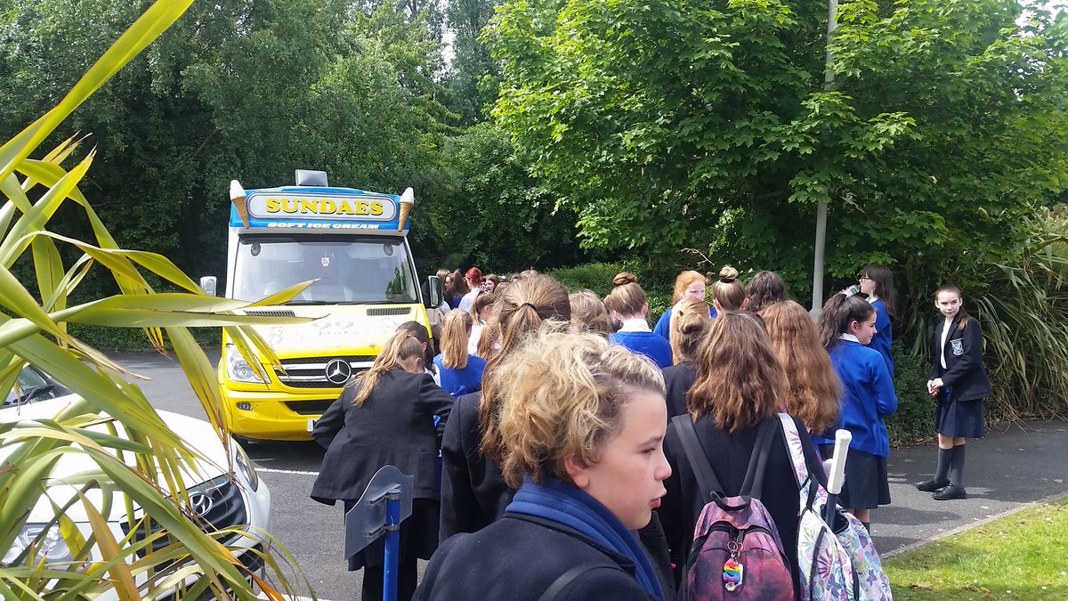 GlenlolaYr8's tweet photo. I think they enjoyed it!! 🍦🌞 https://t.co/HoAvGLvAZg