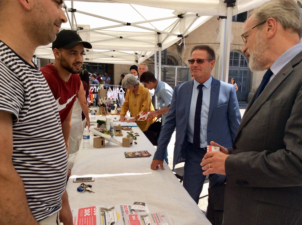 Prefet34's tweet photo. [#EMPLOI / #ÉCONOMIE💼] Présent au 14e Printemps de la Création d’Entreprise à la Maison pour Tous Léo Lagrange à #Montpellier #Axents 🏭
L’occasion de rencontrer et échanger avec les entrepreneurs mais aussi les offres d’accompagnement et de financement des projets. 📈💶 https://t.co/vRbEWDqCAB