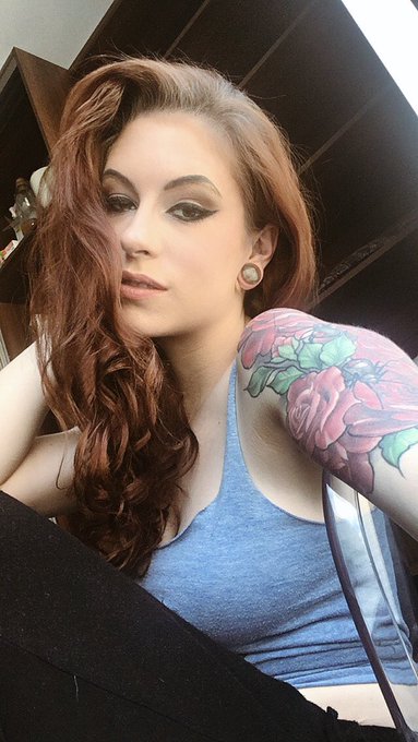 Hey there 😏 https://t.co/xEL0D52ftn