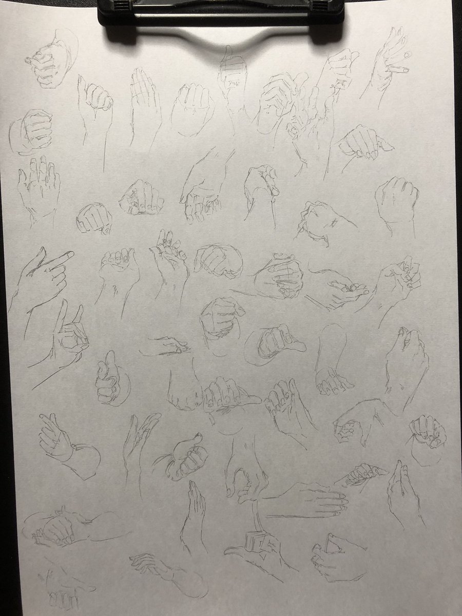 テレビ見ながら手が映るたびに描く 