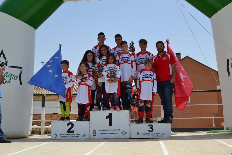 zuin_bikeparks's tweet photo. ¡¡Ager Fernández, campeón de Madrid (9-10 años)!!
El corredor más joven del #ZuinBikeparksTeam, en lo más alto del podium. Felicidades crack!!! 🏆🥇🚲
#SomosZuinBikeparks #SomosPasionSobreRuedas #MásQuePumptracks #LifestyleConcept #Poolsport https://t.co/BhIS3E7xPe