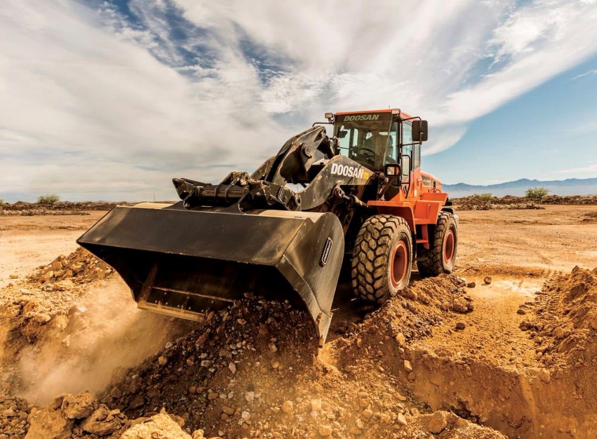 AgCon_Equipment's tweet photo. We're not scared of a little dirt... #DoosanStrong 

#AgconEquipment #YourLocalDealer #Construction #ConstructionEquipment https://t.co/5NY7ocncpS