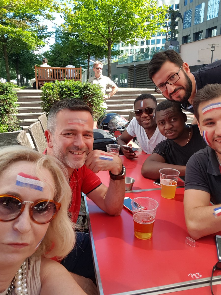 isadecoopman's tweet photo. @SKEMA_BS #SKEMA #WeAreMDCE #MSMPP @isadecoopman Après 2 jours de réflexion intensive #Businessmodel le match des bleus #campus #Paris https://t.co/whseMUWdNF