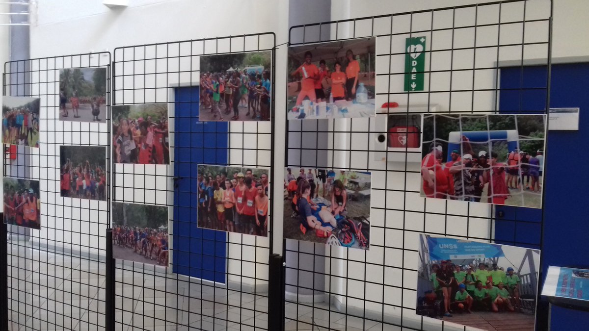 UnssOUEST's tweet image. L'expo-photos des JRP @UnssOUEST est actuellement au Rectorat @academiereunion . N'hésitez pas à écrire vos impressions dans le "livre d"or" @unss