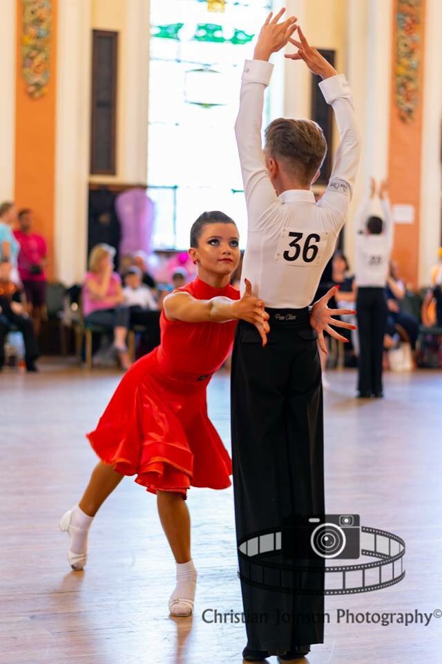 See MollyMae, told you I was taller!#paso #greatphoto #stretch #highlight