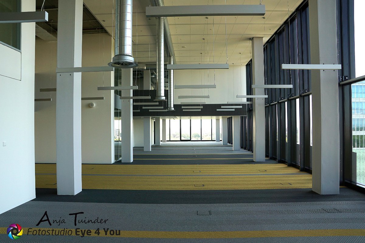 Hoofdgebouw @TUeindhoven voor <a href="/VanWijnenGroep/">Van Wijnen</a> met #tapijttegels van <a href="/Desso_NL/">Desso_NL</a>