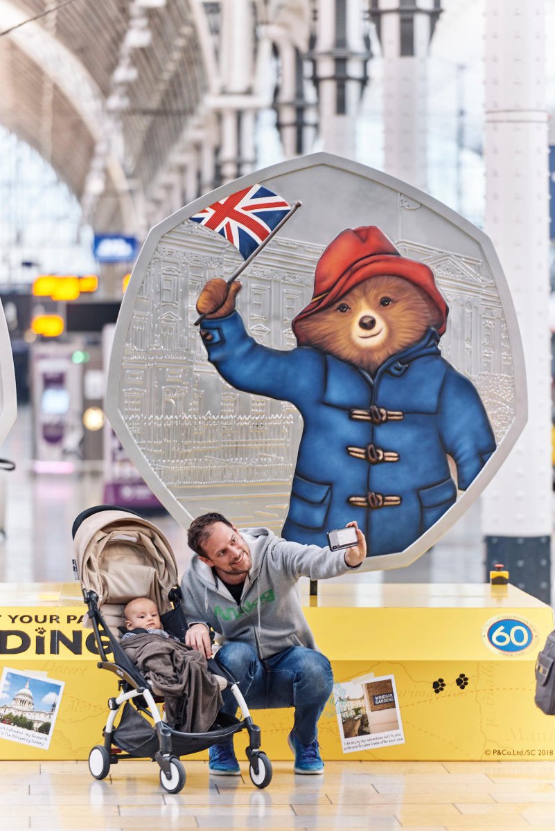 Day two of our Paddington showcase at Paddington Station and we’re seeing some great selfies. Don’t forget to share your pictures with us using #AllChangeAtPaddington, to be in with the chance of winning a Paddington BU 50p coin! T&amp;Cs: fal.cn/ybFr #Paddington60