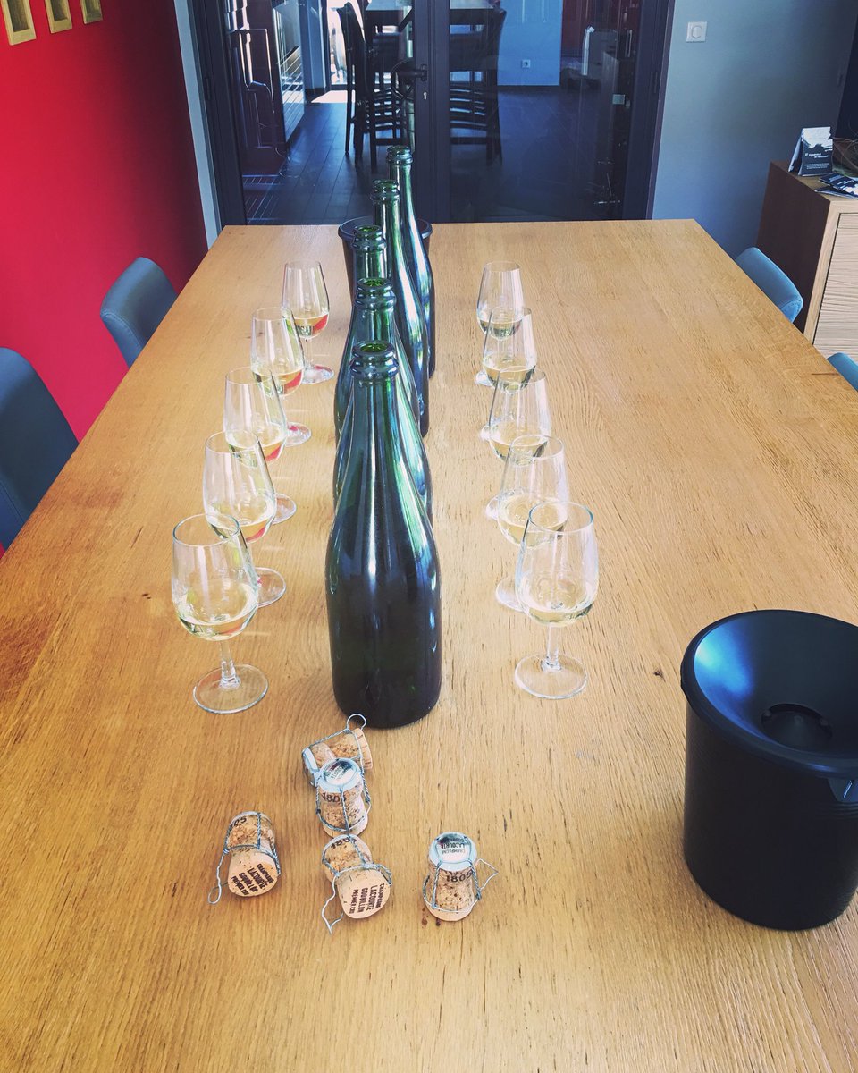 Test de différents dosages pour #dégorgement de demain!
| Test with different dosages for tomorow’s #disgorgement !
.
#TerroirsdEcueil #2015
#champagne #lacourtegodbillon  #champagnelacourtegodbillon #grower #vigneron #ecueil #montagnedereims #pinotnoir #dosage #conversionbio