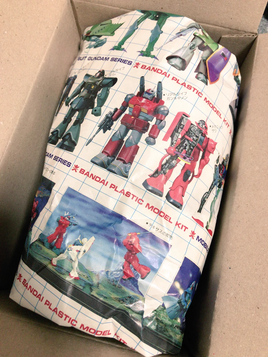 商品よりも興奮する？オクで落札した商品が古いガンプラ包装紙で届いたｗｗｗ
