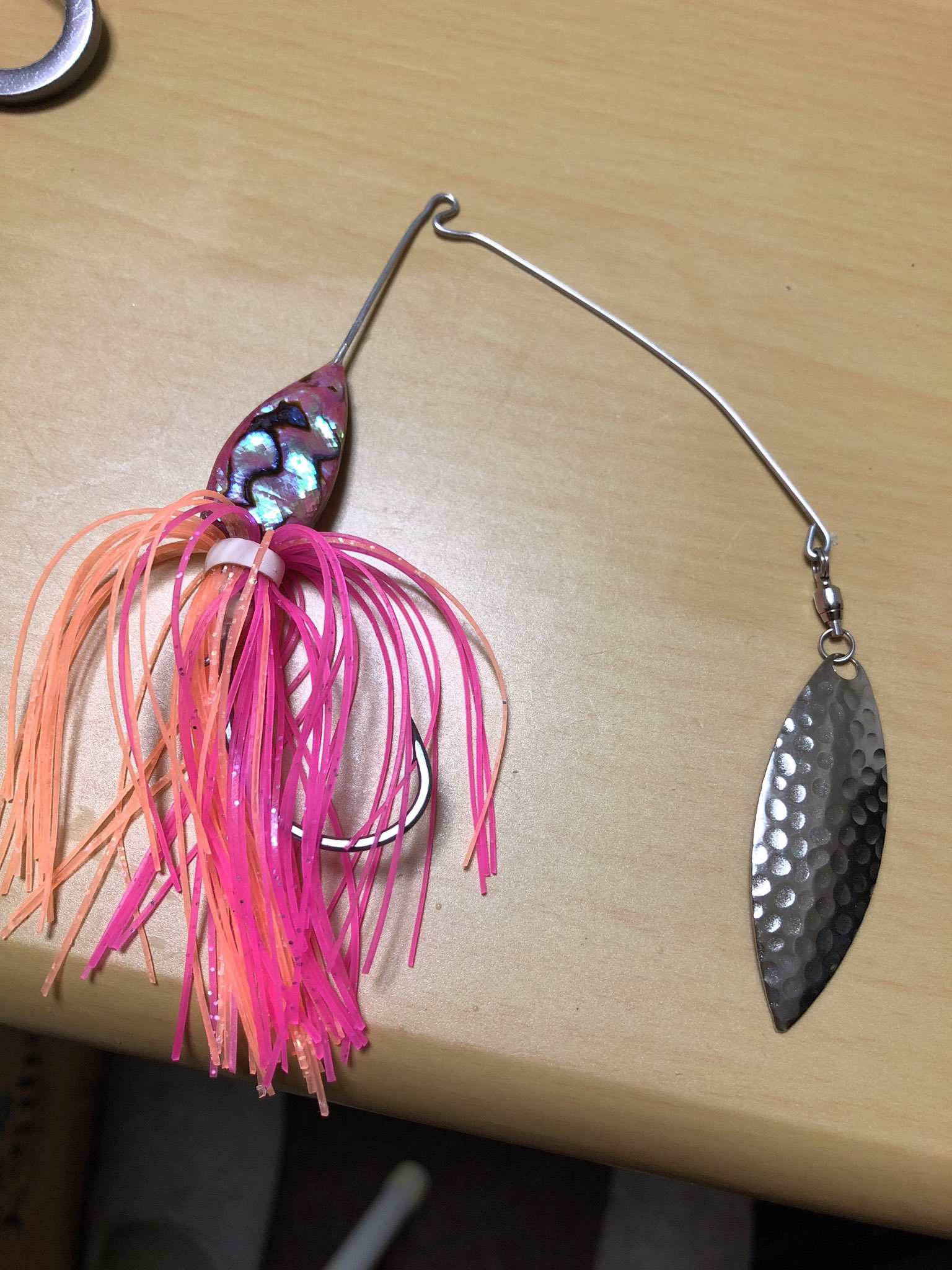 海バウズ 自作スピナベ一応完成 ヘッドはアワビ貼ってコーティング ブレードが 4じゃちょっとちっさい 海バウズ 自作スピナベ一応完成 ヘッドはアワビ貼ってコーティング ブレードが 4じゃちょっとちっさい