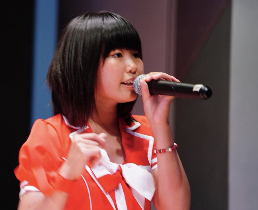 idolldd's tweet photo. 【RIOT BABY 公演】
『渋谷アイ��ル劇場』
2018.6.10 日
＠渋谷シダックス カルチャーホールA
アイドルVer

AINA（愛菜） その5

生年月日2003.5.26
RIOT BABYの リーダー
最年長の中学3年生 15歳
現在、学業による活動自粛中
※月一程度参戦

#RIOTBABY #AINA
#渋谷アイドル劇場 #2018jun
#今を生きる https://t.co/zZyEBsNz5q