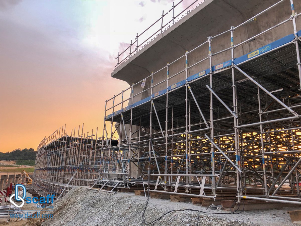 DscaffGroup's tweet photo. @dscaffgroup at #V207 #KVMRT. #scaffolding #scaffolders #constructionlife Kudos! Dscaff Project Team! #besafebesmartdscaff https://t.co/wtxQcOWpgC