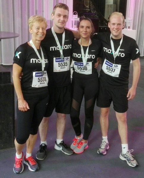 Maxaro_NL's tweet photo. Team #Maxaro heeft zondag meegedaan aan de 10KM @HM_Roosendaal met een fantastisch eindresultaat. Wij zijn dan ook enorm trots op deze toppers! #hardlopen #running #bedrijvenloop https://t.co/BfbKWuh5DQ