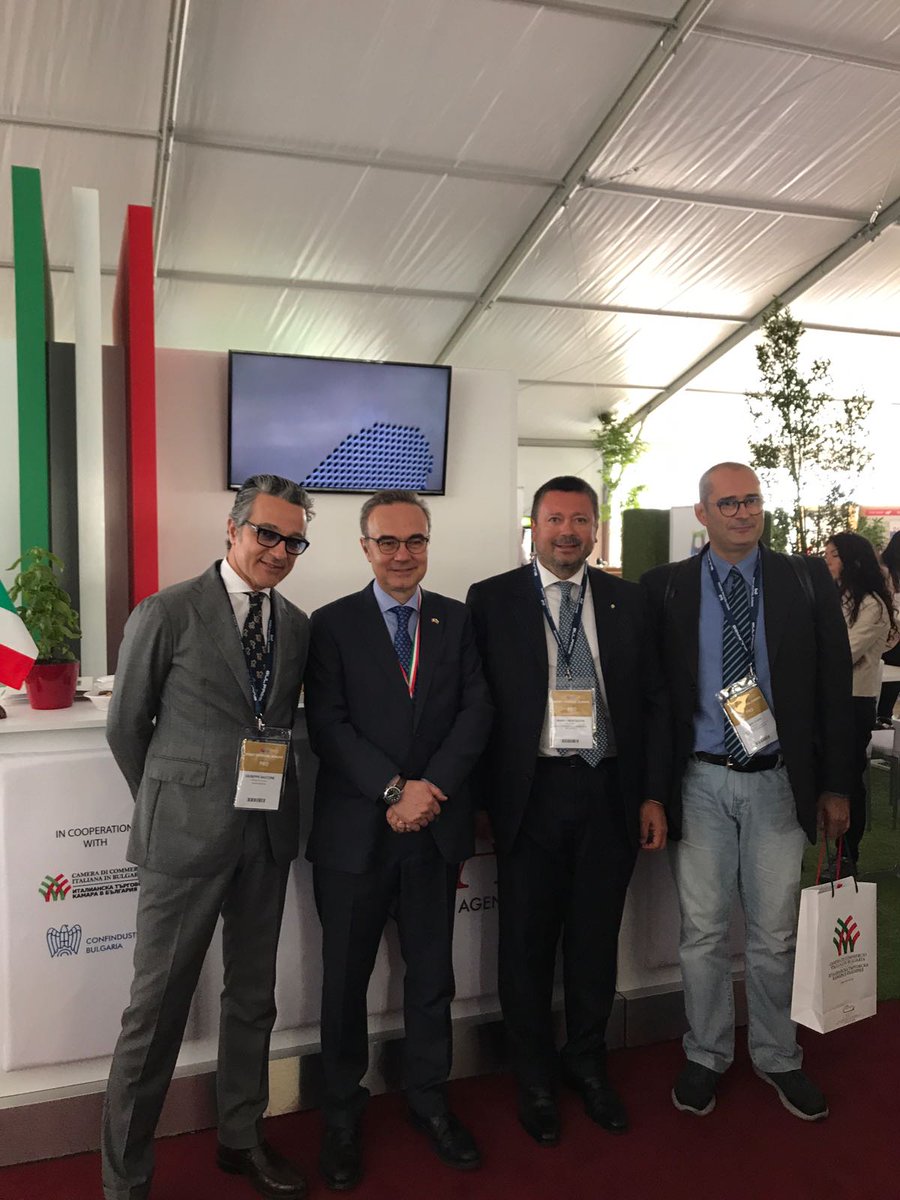 CCIE_Bulgaria's tweet photo. #WEBITFestivalEurope 2018 @Family picture of #ItalianSystem @ItalyinBG @ITASofia_BG @CCIE_Bulgaria @PresMontecchi @Confibulgaria https://t.co/tluEymGj88