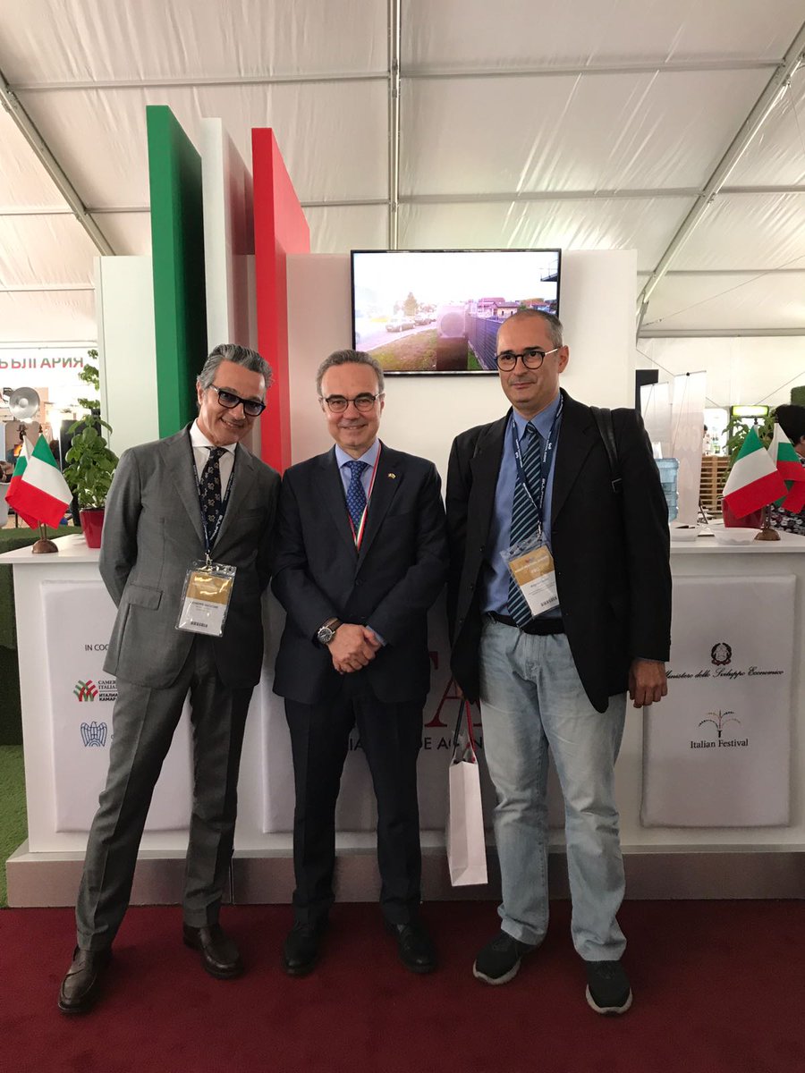 CCIE_Bulgaria's tweet photo. #WEBITFestivalEurope 2018 @Family picture of #ItalianSystem @ItalyinBG @ITASofia_BG @CCIE_Bulgaria @PresMontecchi @Confibulgaria https://t.co/tluEymGj88