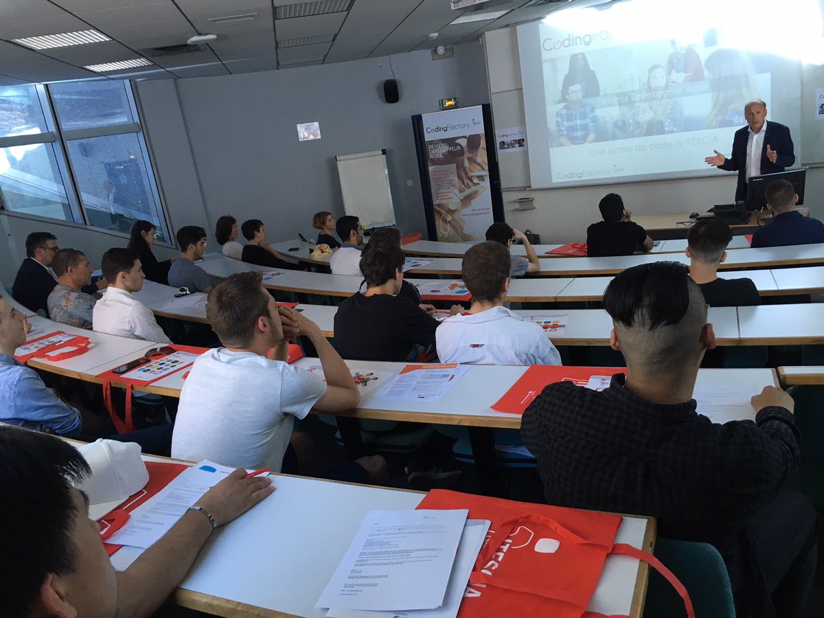 esiee_it's tweet image. Présentation de la #CodingFactory by @ITESCIA &amp; du Bachelor #developpeur de solutions mobiles dans nos nouveaux locaux parisiens #CodingDay