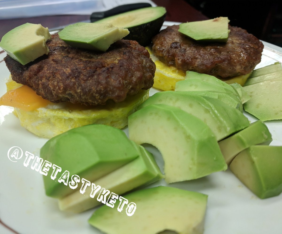 TheTastyKeto's tweet photo. #Breakfast #Keto #Sausage #Eggs #Cheddar #Cheese #Avocado #Salt #Ketosis #KetoDiet #WayOfEating #Ketogenic #TheTastyKeto https://t.co/fFOg2BgwXT