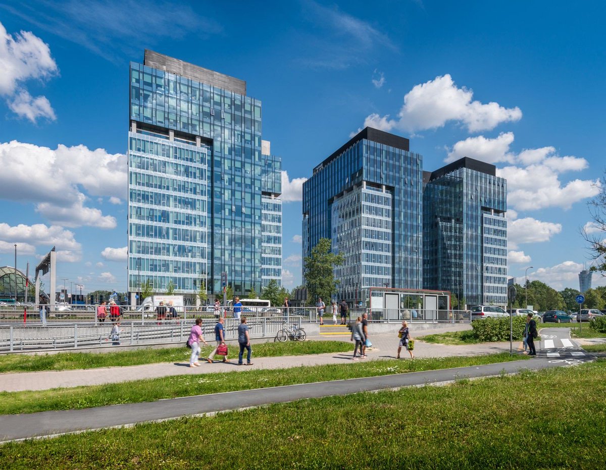 HBReavisPL's tweet photo. #WestStation II doceniła jedna z największych firm chemicznych na świecie. Nowe, warszawskie biuro @BASF_PL będzie bardziej elastyczne, otwarte i sprzyjające komunikacji między pracownikami 👍 cc:@JLLPoland więcej w @PropertyNewspl https://t.co/4D8ZXAQWRm https://t.co/Vry1VdGGd1