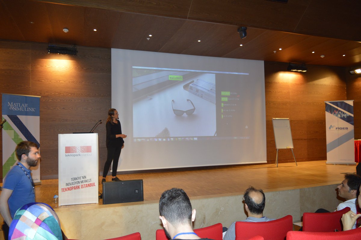 MwendaMugendi's tweet image. #MathWorks Uygulama Mühendisi  #EmelieAndersson&apos;un sunduğu ‘’Machine Learning’’ ve ‘’Deep Learning’’ seminerine ilgi gösteren bütün katılımcılarımıza çok teşekkür ederiz 😎 #EmelieAndersson #MachineLearning #DeepLearning #FİGESEngineering