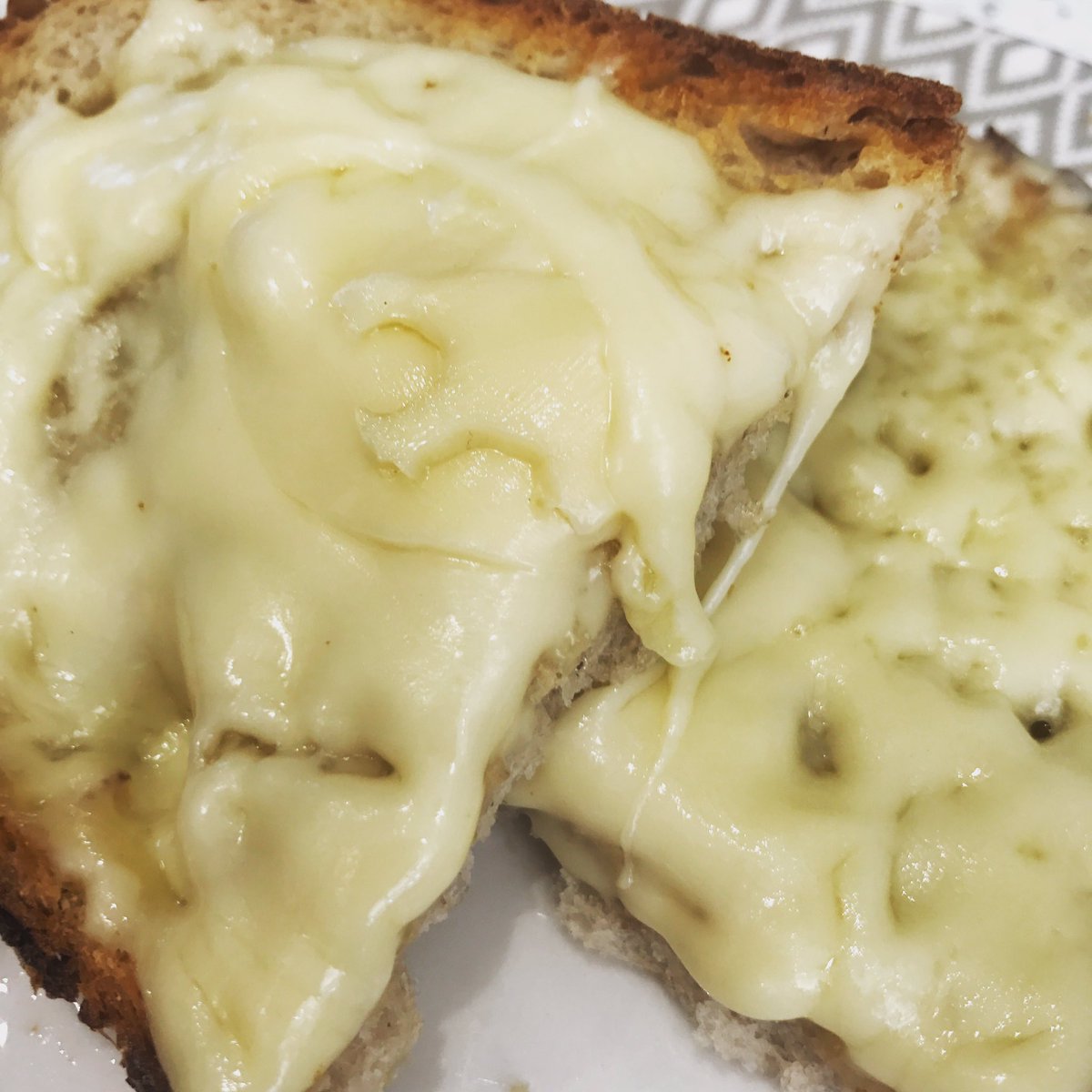 CoffeeClubN8's tweet photo. Sometimes it's the simple things... melted cheese on toasted sourdough 😍 #monmouthcoffee #heatwaveuk #hornseyhighstreet #n8 #lunch #brunch #staylocal https://t.co/ojlmKQJR3T