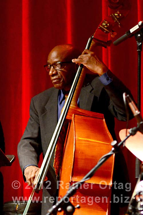 Happy Birthday Reggie Workman!
Hier im Konzert 2012 mit 
Yusef Lateef, 
Archie Shepp, 
Mulgrew Miller, 
Hamid Drake 