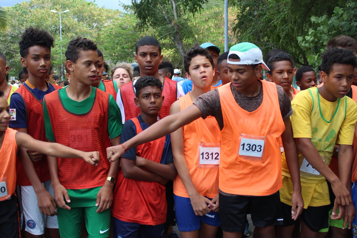 UnssOUEST's tweet image. Voici les résultats du concours photos @UnssOUEST @academiereunion . Chloé, Maia et Gaspard sont les heureux élus JRP @unss . Réompensés par @Decathlon et "métysse mag"