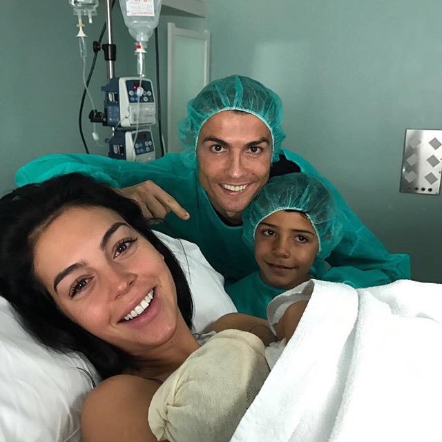 - Mas Cristiano eu acabei de dar a luz
- Sorria
- Eu to com dor
- A vida é feita de superação
- Poxa, Cristiano
- Serei eleito o pai do ano