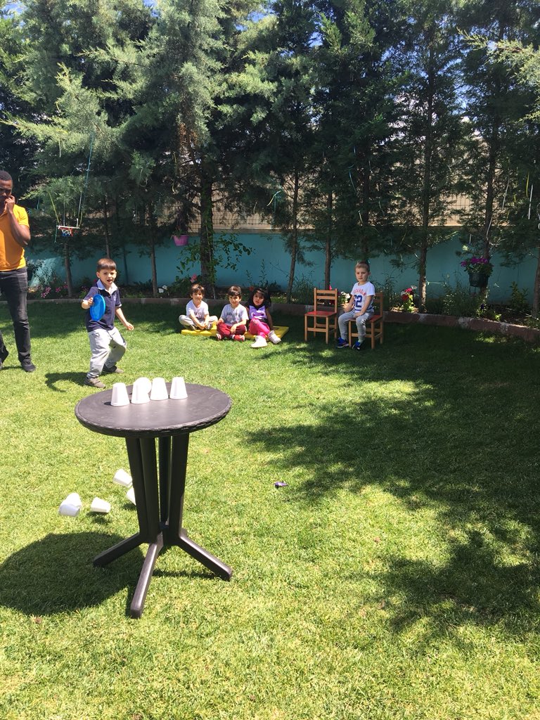 incek_ugur's tweet photo. #SummerSchool2018 Frizbi oynuyoruz 😃 https://t.co/EgnkqiDygd