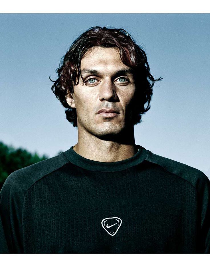 Happy birthday to the one of the best defender the game has ever seen .... 
Happy 50th Paolo Maldini ... 